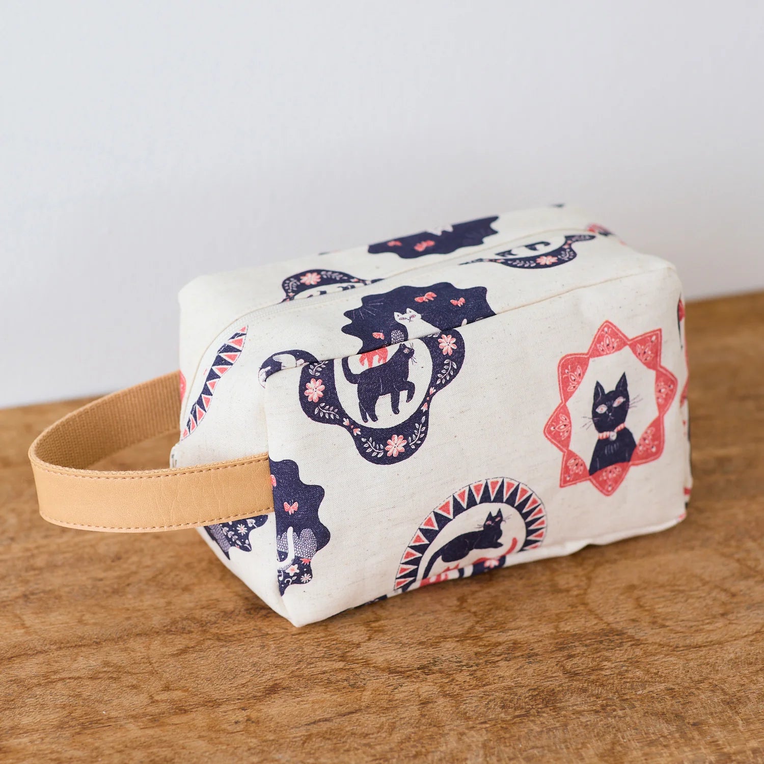 Sanae Sugimoto, Cat Days Cotton/Linen Sheeting, 1/4 yard