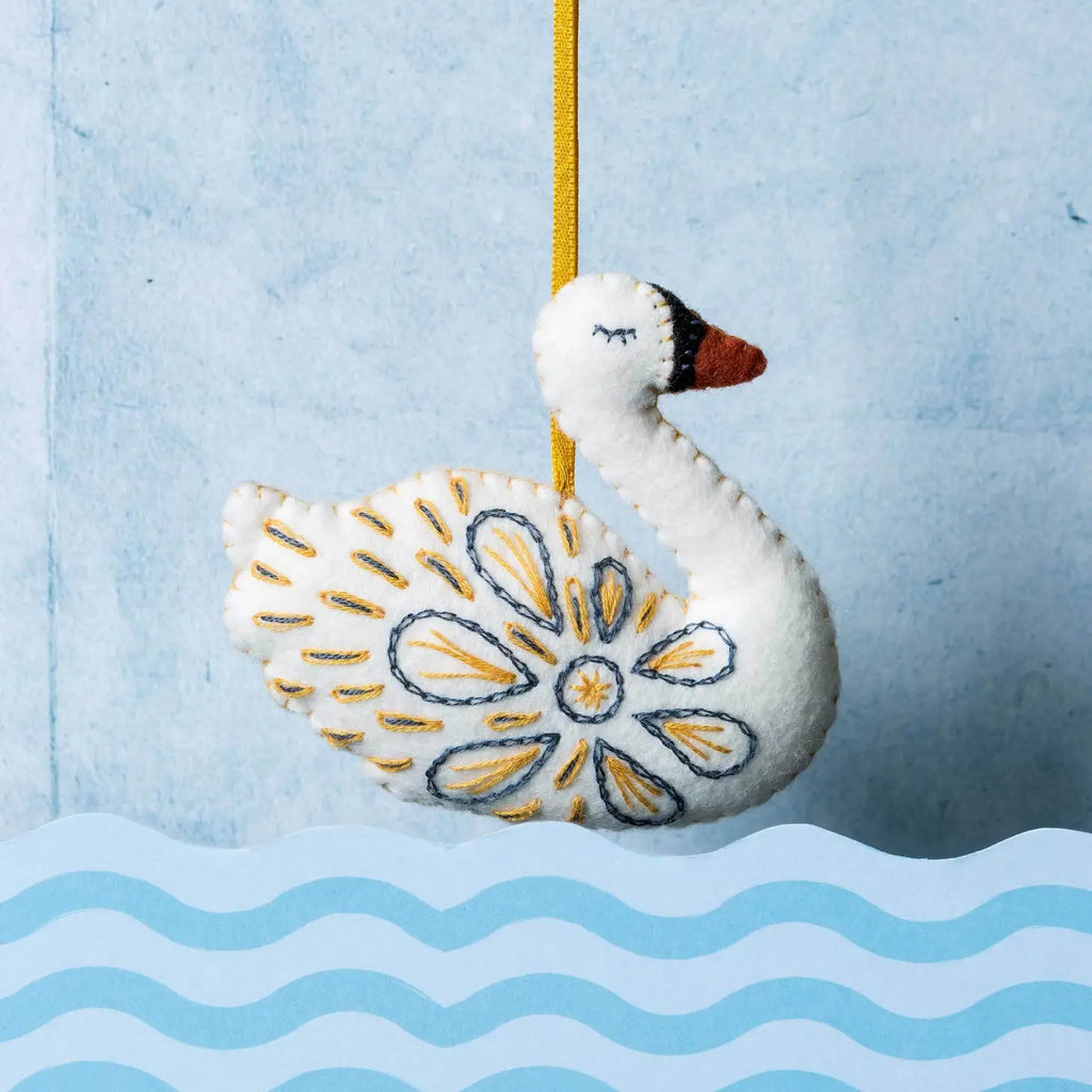 Corinne Lapierre, Wool Mix Felt Craft Kit - Swan-a-Swimming