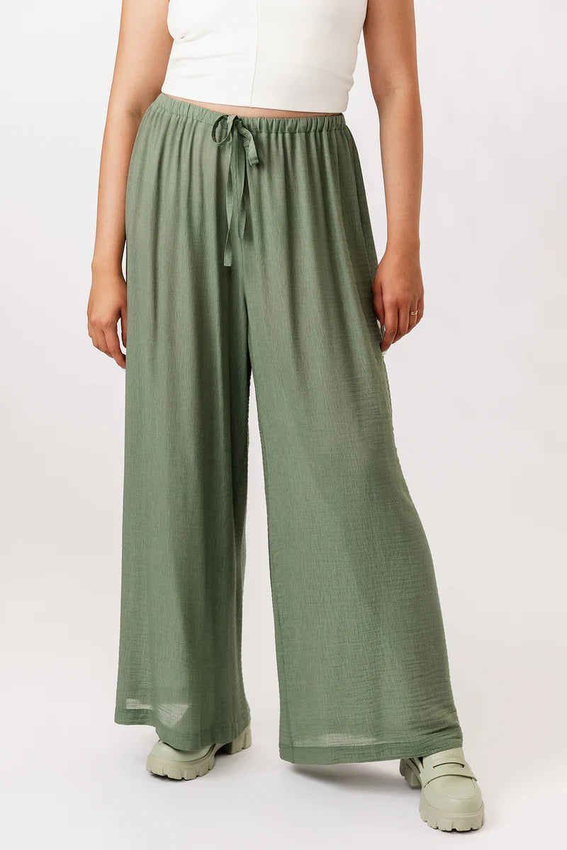 Class: Sew the Aulio Trousers (or Shorts) with Loren, Starts Tuesday August 5, 5:30-8PM (3 sessions)