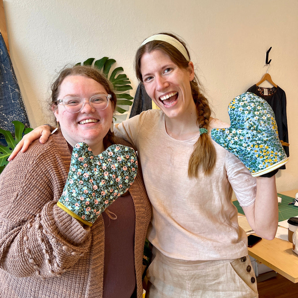 Class: Machine Sewing 101: Sew a Quilted Oven Mitten (Beginner Friendly), Tuesday April 16, 5:30-8:30 pm