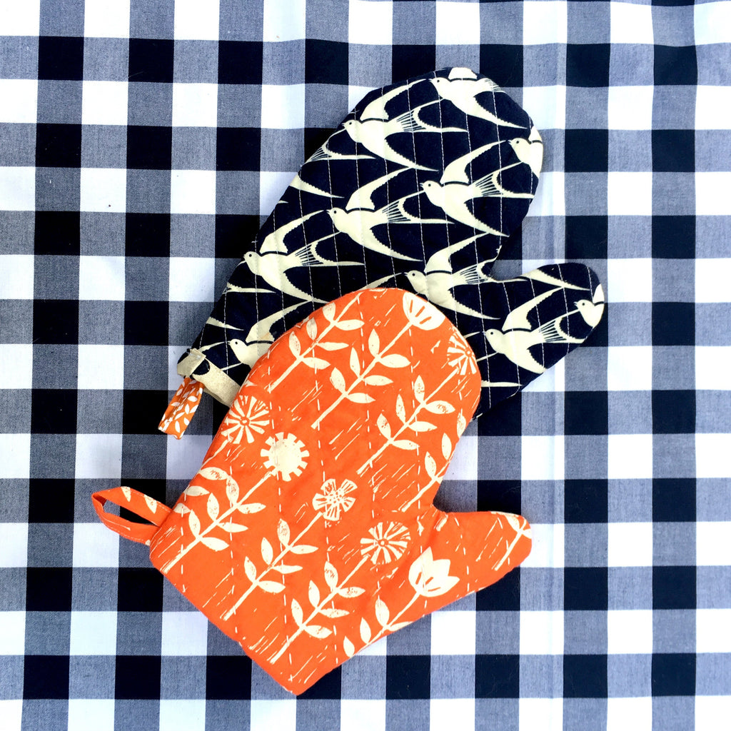 Class: Machine Sewing 101: Sew a Quilted Oven Mitten (Beginner Friendly), Tuesday April 16, 5:30-8:30 pm