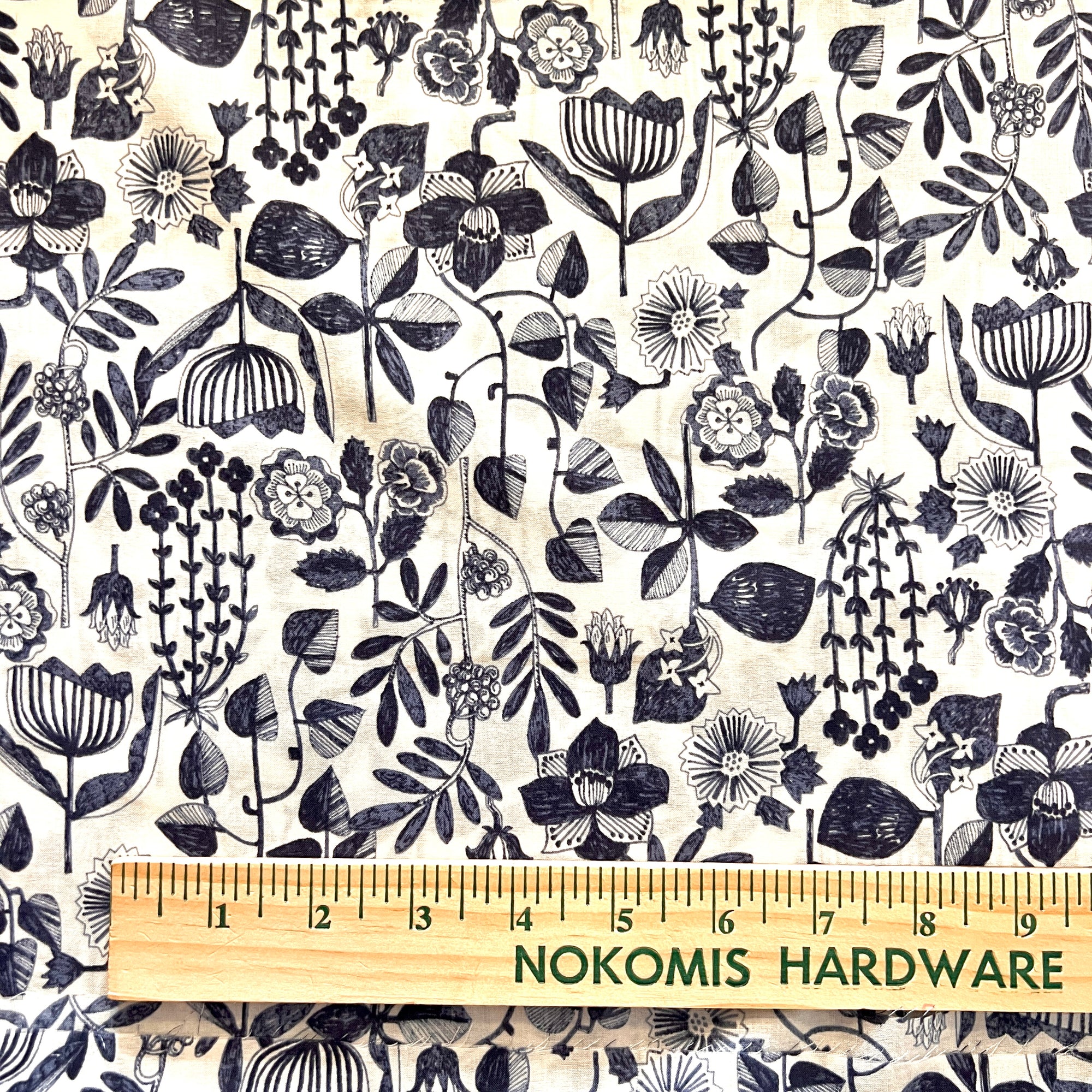 Hokkoh OSKikka, Scandi Floral Cotton Lawn, Blue on White, 1/4 yard (Copy)