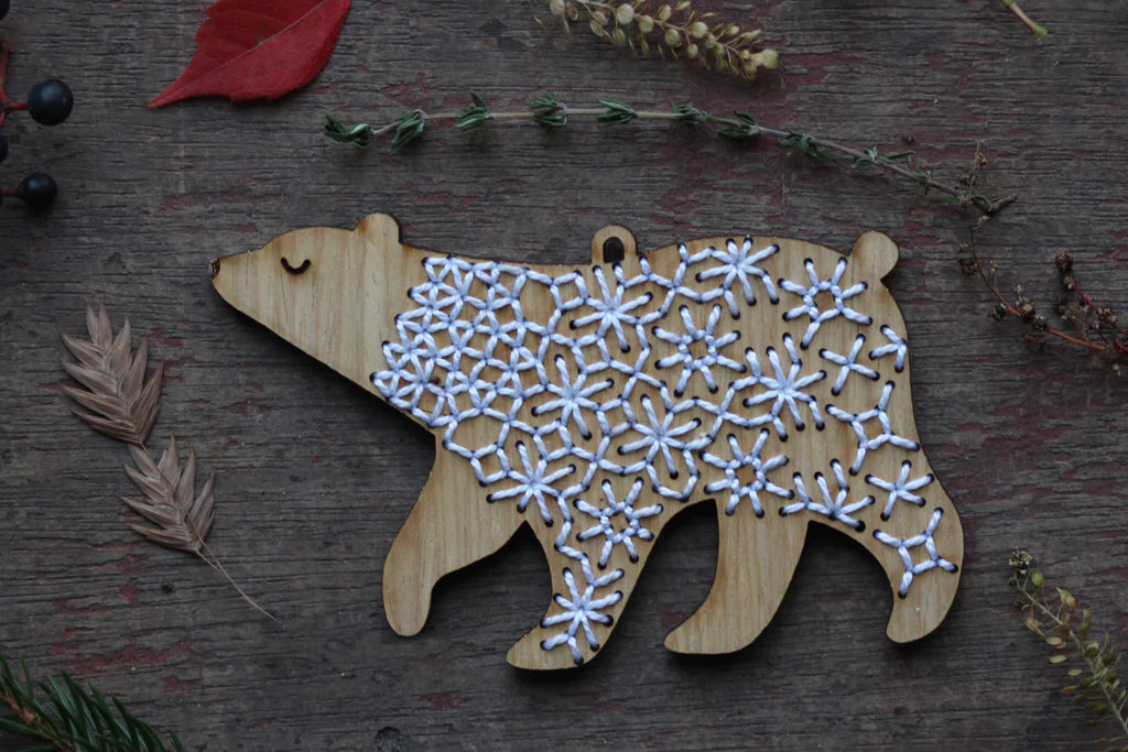 Kiriki D.I.Y Stitched Wood and White Ornament Kit