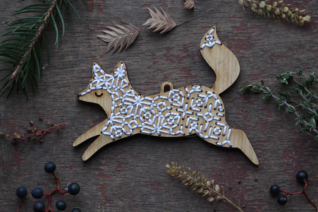 Kiriki D.I.Y Stitched Wood and White Ornament Kit