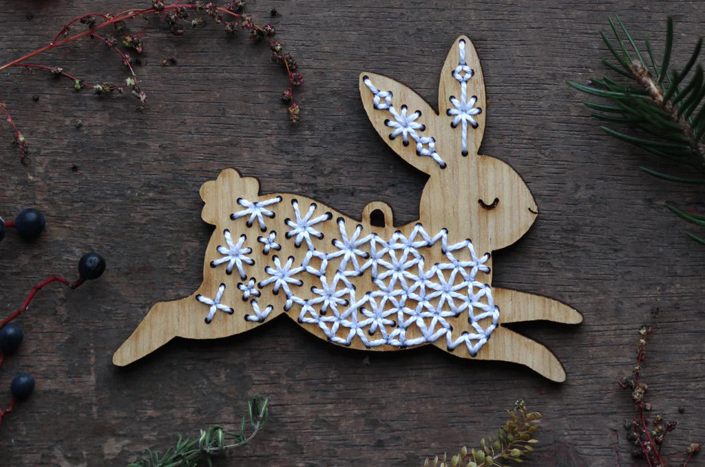 Kiriki D.I.Y Stitched Wood and White Ornament Kit
