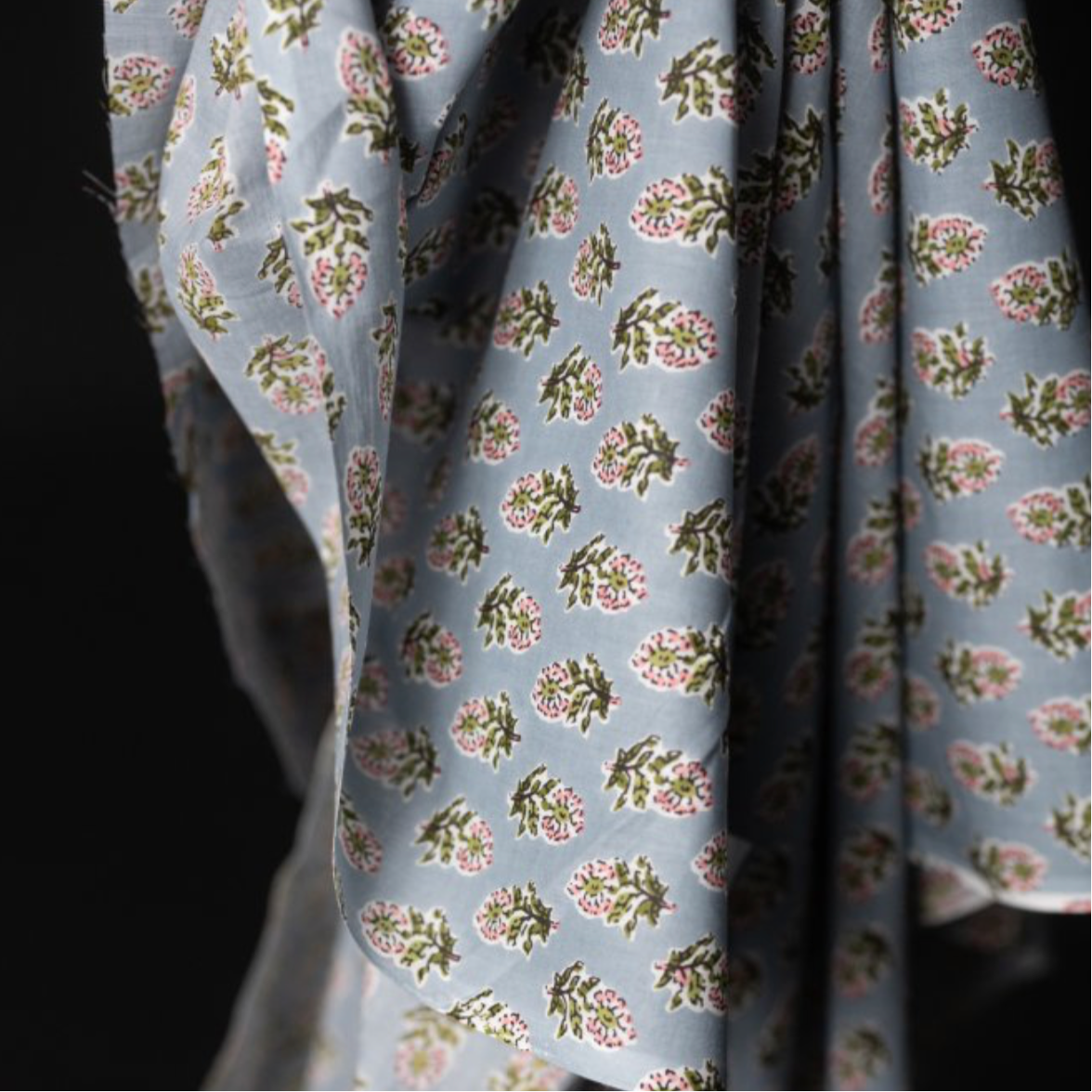 Merchant & Mills, "Phoebe Blue" Indian Screen Print Cotton, 1/4 yard