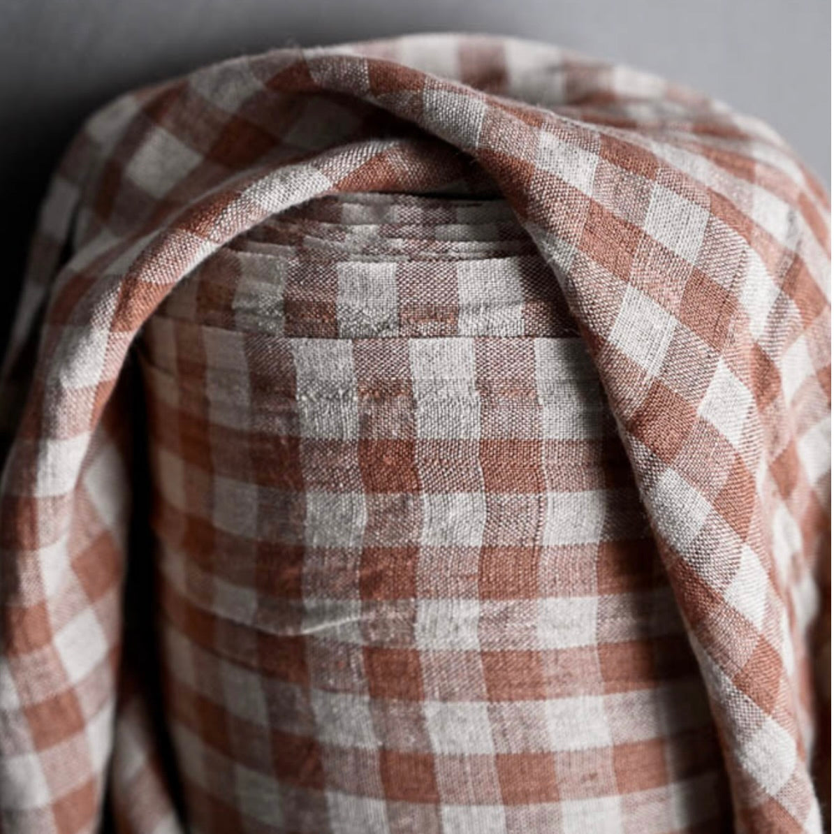 Merchant & Mills, European Laundered Linen, Millie, Rosy Brown Gingham, 1/4 yard