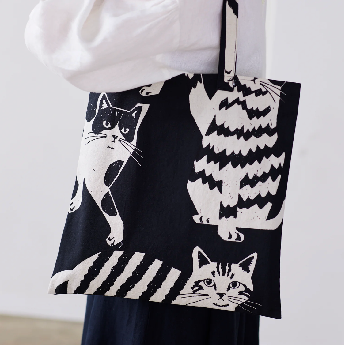 Echino Nekonoe CAT CAT Cotton-Linen Canvas, 1/4 yard