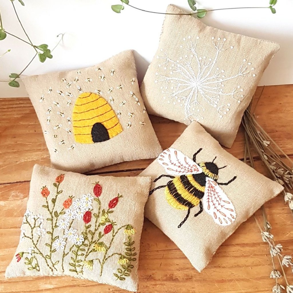 Corinne Lapierre, Linen Lavender Bags Embroidery Kit - Bees