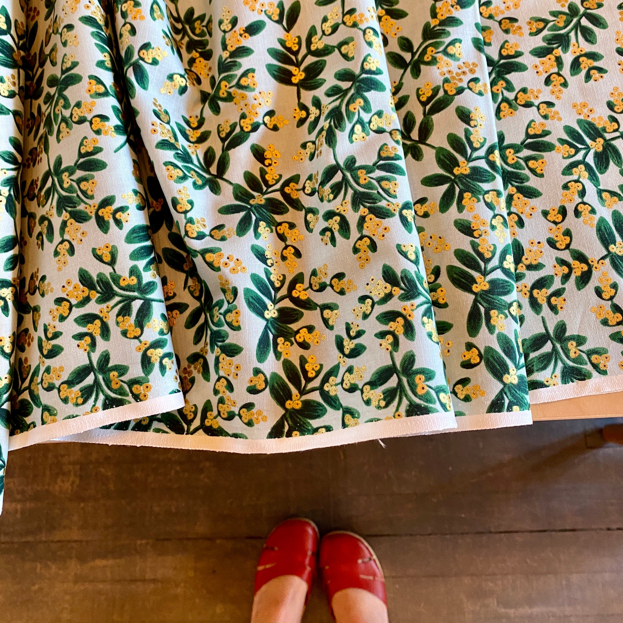 Rifle Paper Co, Holiday Classics - Mistletoe - Mint Metallic Fabric, 1/4 yard