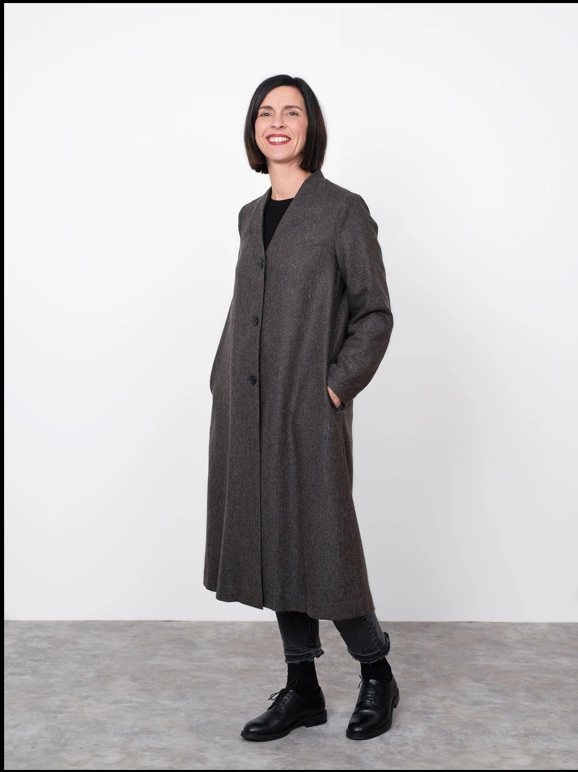 Assembly Line, V Neck Coat Sewing Pattern, Sweden, 2 size ranges