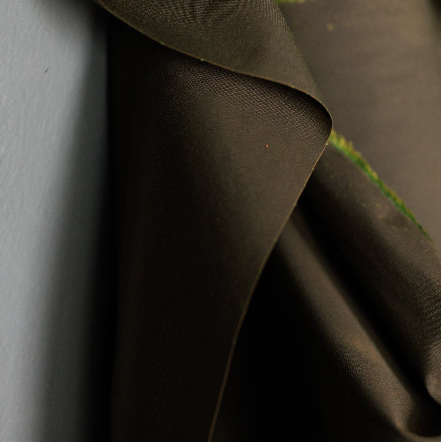 Merchant & Mills, Soft British Oilskin ), Dark Olive, 1/4 yard