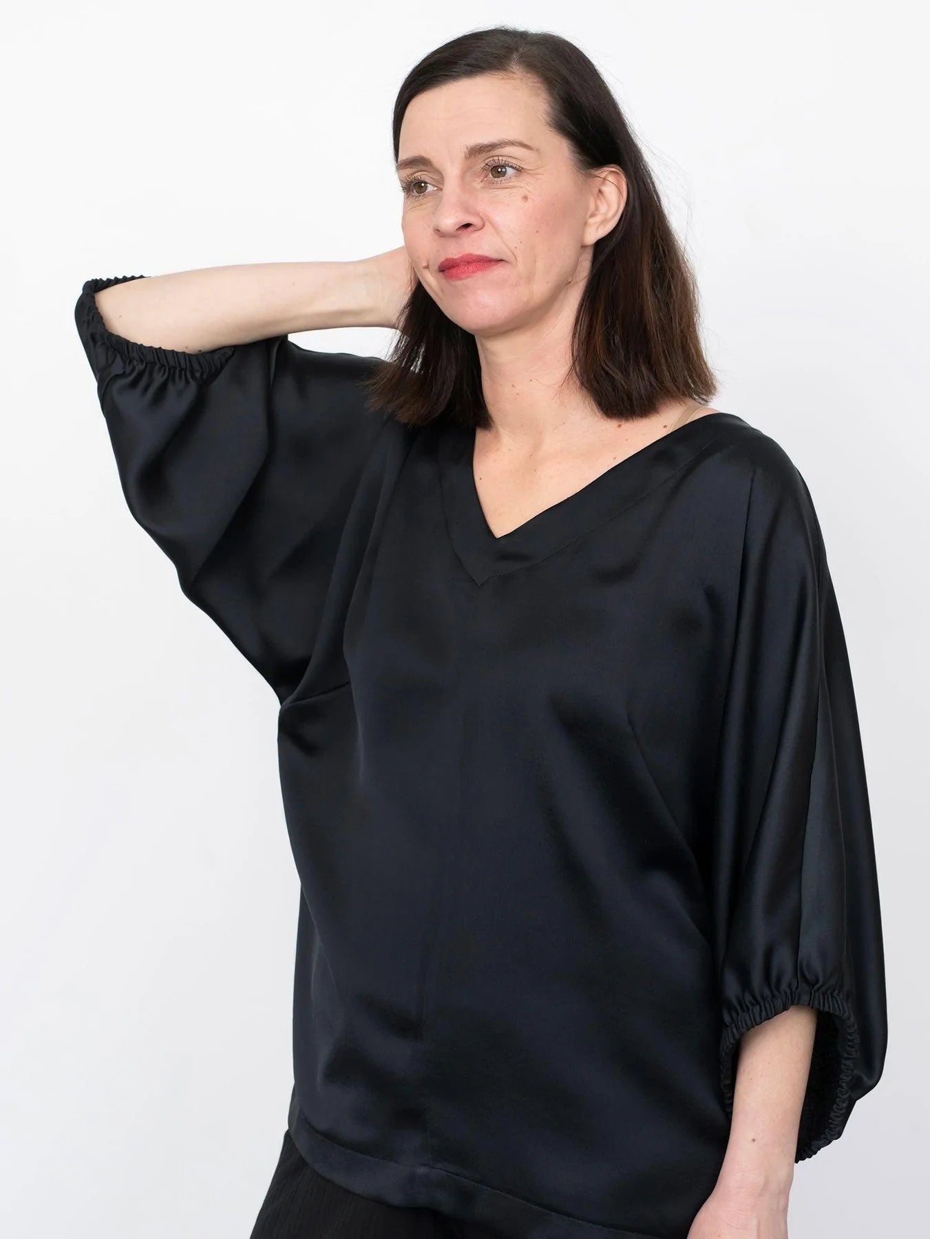 Assembly Line, V-Neck Cuff Top Pattern, Sweden, two size ranges