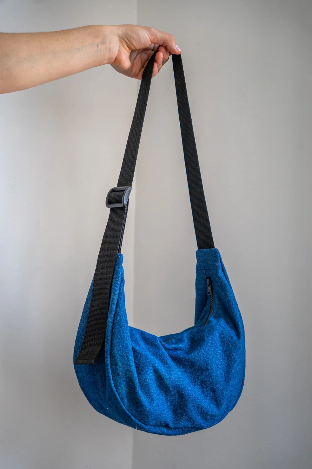 Class: The Crosstown Crescent Bag (GracoMakes) with Evan, Thursdays October 22 &amp; 29, 5:30-8:30PM (2 sessions)