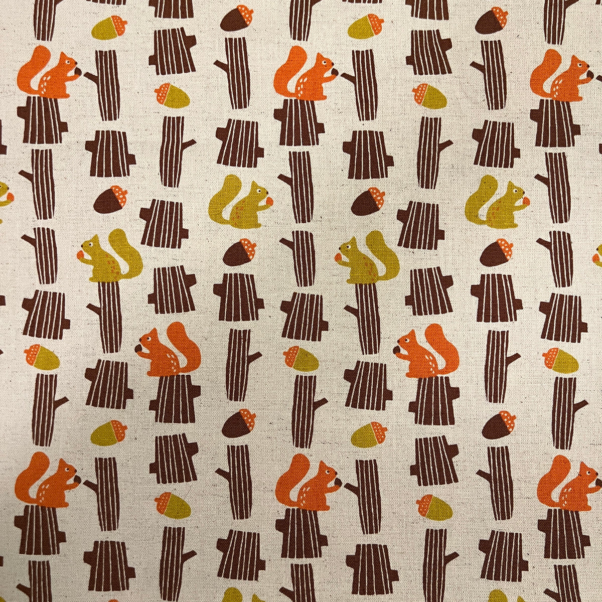 Remnant 9102620 Sevenberry Squirrel on Tree, Cotton Flax Canvas, 38" bolt end