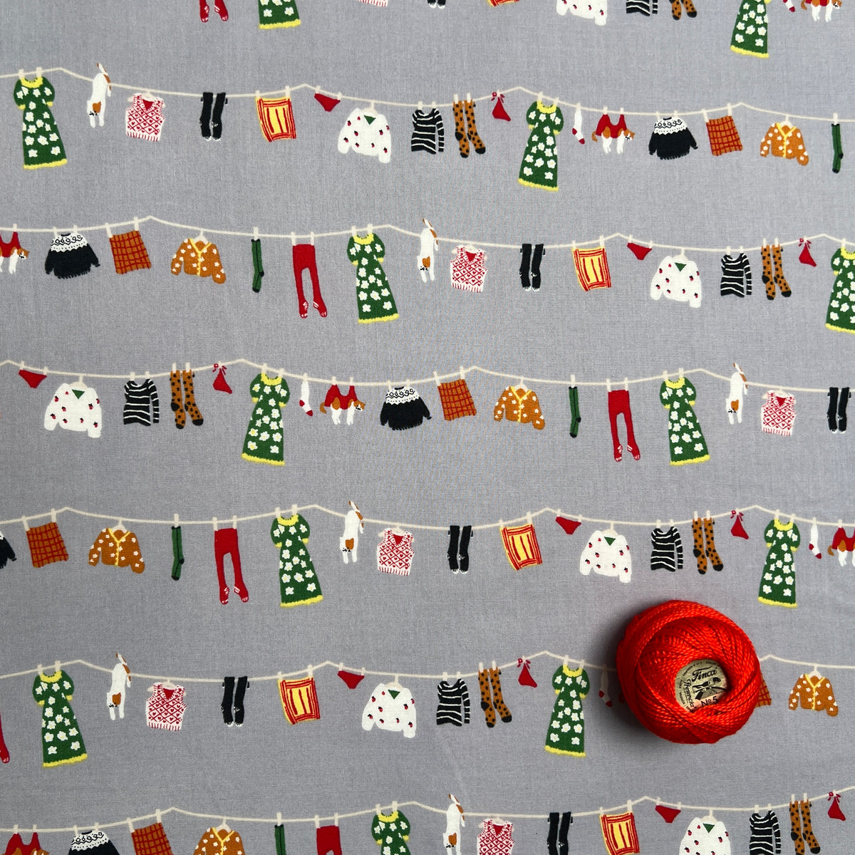 Hokkoh OSKikka, Clothesline, Grey, 1/4 yard