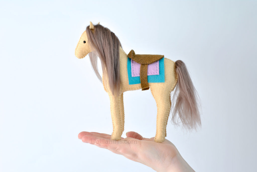 Felt Horse Kit - DelilahIris Designs